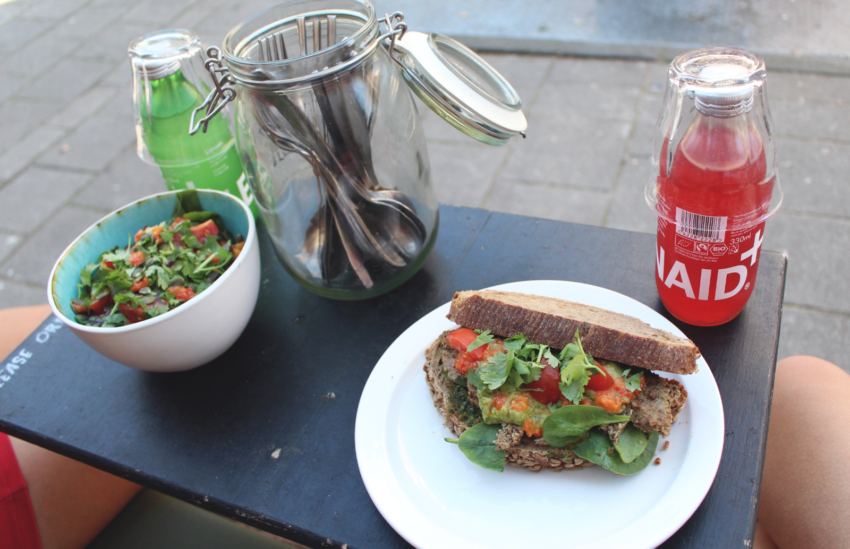 Ontbijt, lunch en brunch bij Voldaan in Amsterdam