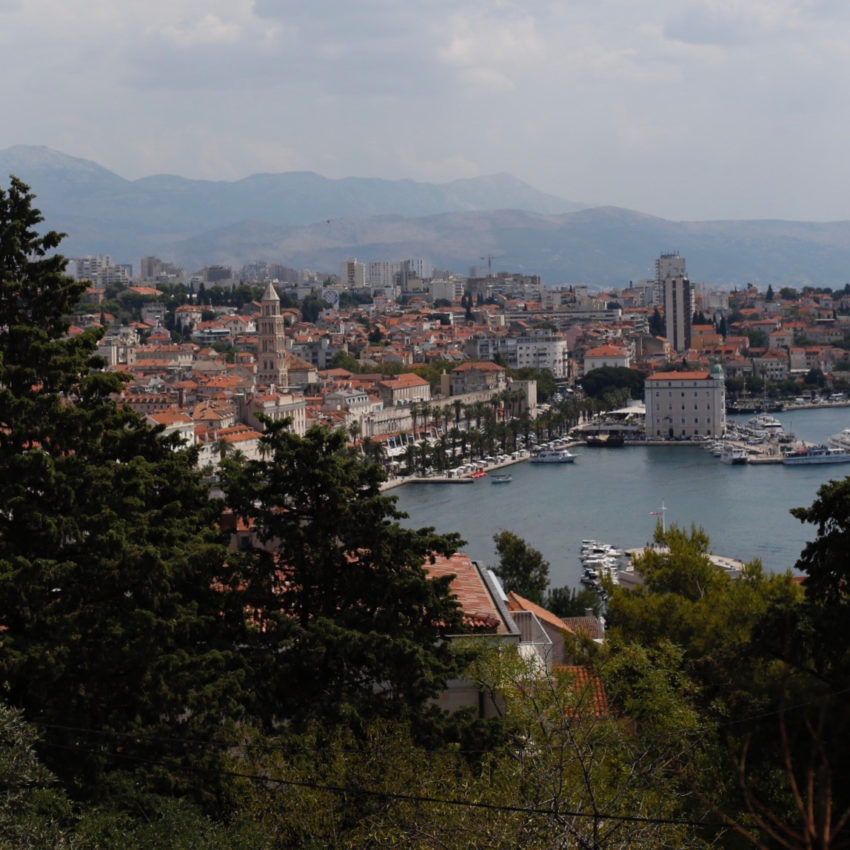 Uitzicht bij dakterras Vidilica in Split, Kroatië
