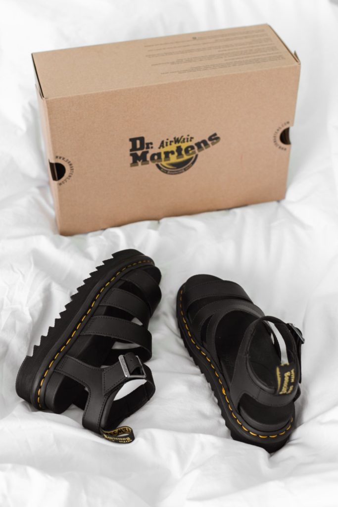 Sandalen met dikke plateauzool via de webshop van Sacha